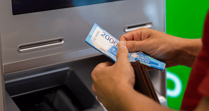 Россияне назвали порогом бедности зарплату в&nbsp;43&nbsp;000&nbsp;₽