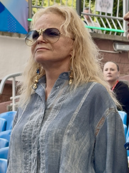 &laquo;Пусть видят, какая я&raquo;: Лариса Долина удивила видом без макияжа