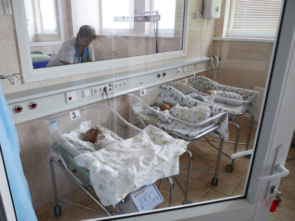 Движение по встрече одиноких мам из роддомов набирает обороты