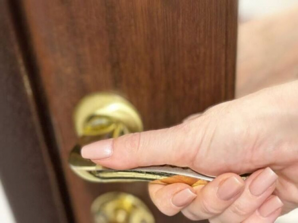 Мыть дверные ручки посоветовала врач из Серпухова для профилактики гриппа
