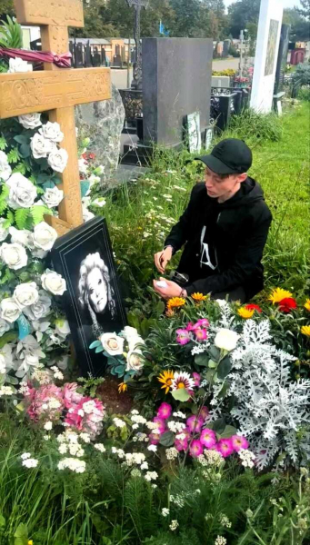 &laquo;Не соглашайтесь играть старух. Лучше голодать&raquo;: год назад не стало Светланы Светличной