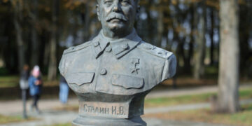 «Академик в полушубке»: в Череповце установят гигантский памятник Сталину и Бардину