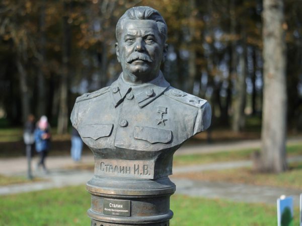 &laquo;Академик в полушубке&raquo;: в Череповце установят гигантский памятник Сталину и Бардину