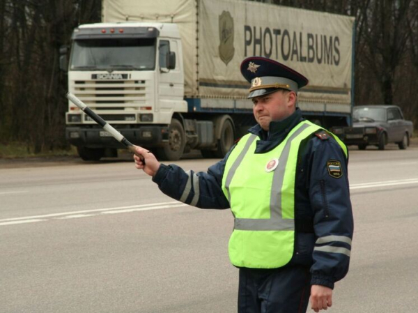 Чаще всего правила парковки нарушают водители люксовых машин
