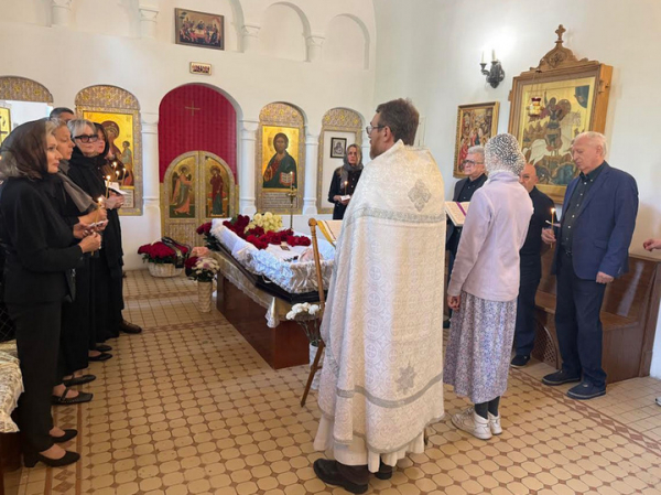 Молчание Аллы и послание от Филиппа: любимого фотографа Пугачевой проводили в последний путь