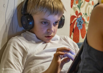Названы предсказывающие социальную изоляцию привычки в интернете