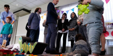 Плати или теряй: беженцам назвали огромную цену за проживание в европейской стране
