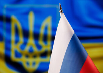 Три семьи вернулись в Россию, пятеро человек отправились на Украину по договоренности омбудсменов