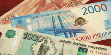 Тратим наличные и бережём пальцы смолоду: как зумеры облегчают себе жизнь