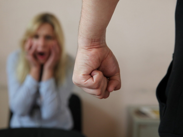 Как не превратиться из жертвы в преступницу: правила женской самообороны