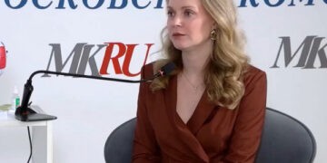 Кандидат медицинских наук, врач-офтальмолог Анна Семакина ответила на вопросы читателей «МК» и рассказала, как спасти зрение в эпоху смартфонов