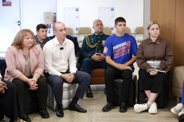 Андрей Воробьев посетил обновленный ДК «Мир» в Домодедове