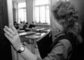 Чин не по чину: врачам и учителям предлагают стать госслужащими