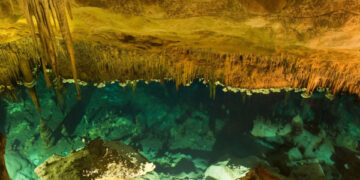 На глубине тысяч километров на Земле спрятан скрытый запас воды