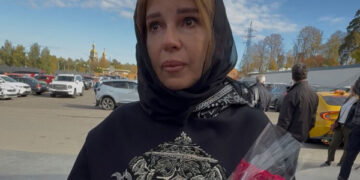 «Сережа лежал словно бескровный принц»: Штурм поразилась на похоронах Соседова