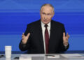 «Вы выходите?»: слова Путина про «выдавливание из 10 класса» встревожили родителей