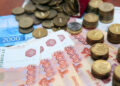Москвичка выплатит 100 тысяч за интимные фото мужа, показанные в суде