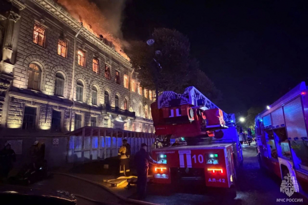 Пожар в особняке Миллера на Исаакиевской площади в Петербурге: что это за здание и чем оно уникально