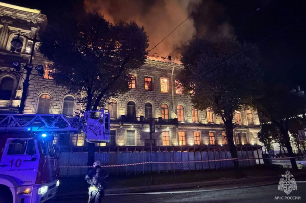 Пожар в особняке Миллера на Исаакиевской площади в Петербурге: что это за здание и чем оно уникально