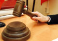 За падение льда на прохожую ответил директор подмосковной УК: дали срок